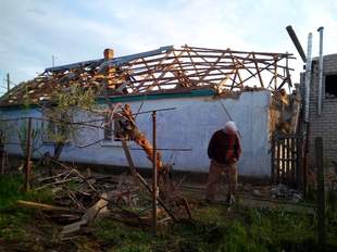 Окупанти обстріляли дитячий садочок та житлові будинки в селі на Херсонщині