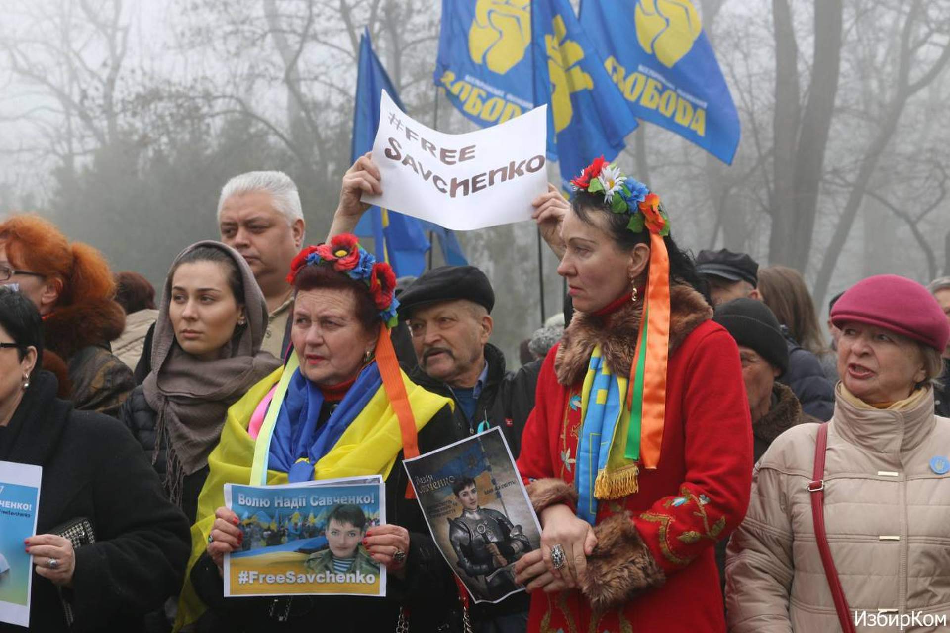 Одесситы принесли цветы к памятнику Шевченко и потребовали освободить Савченко