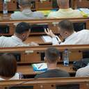 Депутатські суперечки й рокірування у світлинах Інтента