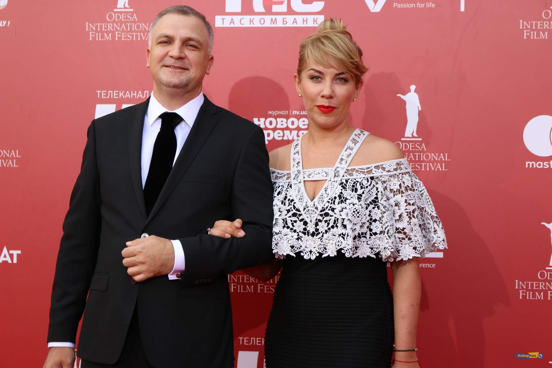 Красная дорожка церемонии закрытия Одесского кинофестиваля: меньше политиков, больше детей и селфи