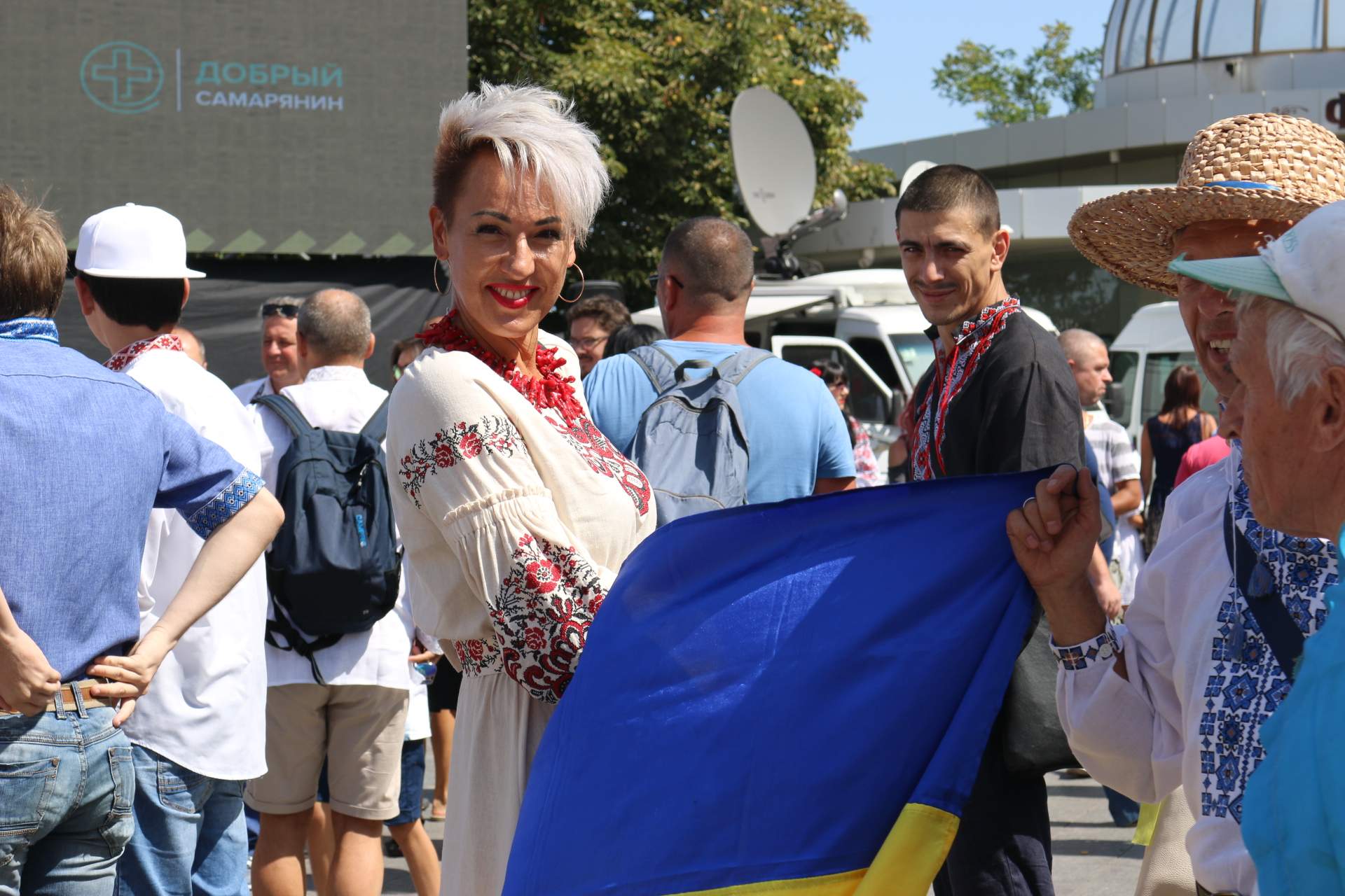 В Одесі майже дві тисячі людей у вишиванках утворили живий ланцюг
