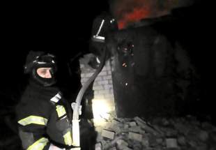 У Херсоні рятувальники гасили автівку та визволили чоловіка з ліфту