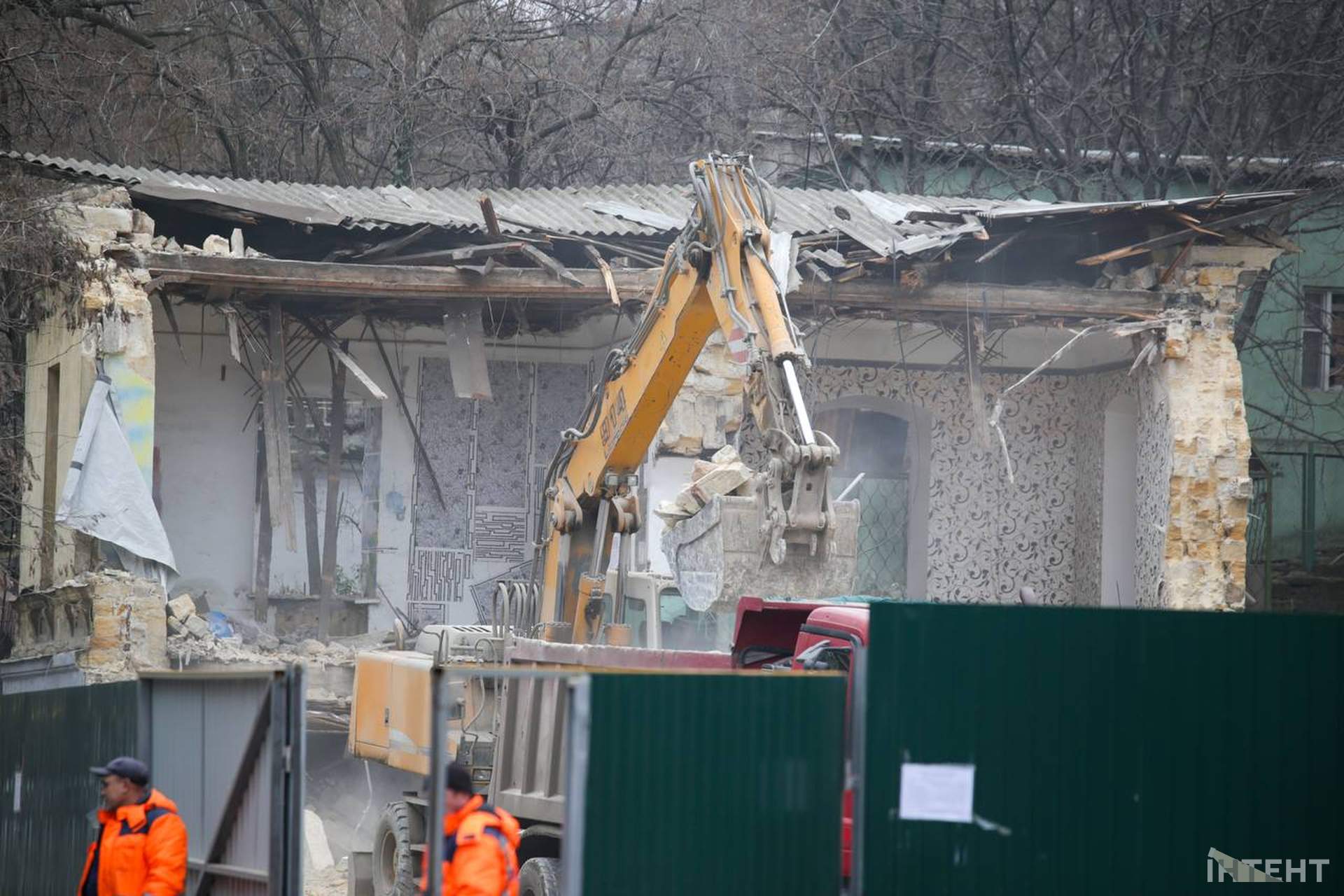 В Одесі знесли будинок, постраждалий від ракетного удару росіян