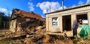 Окупанти поранили людей та знищили будинок культури на Херсонщині