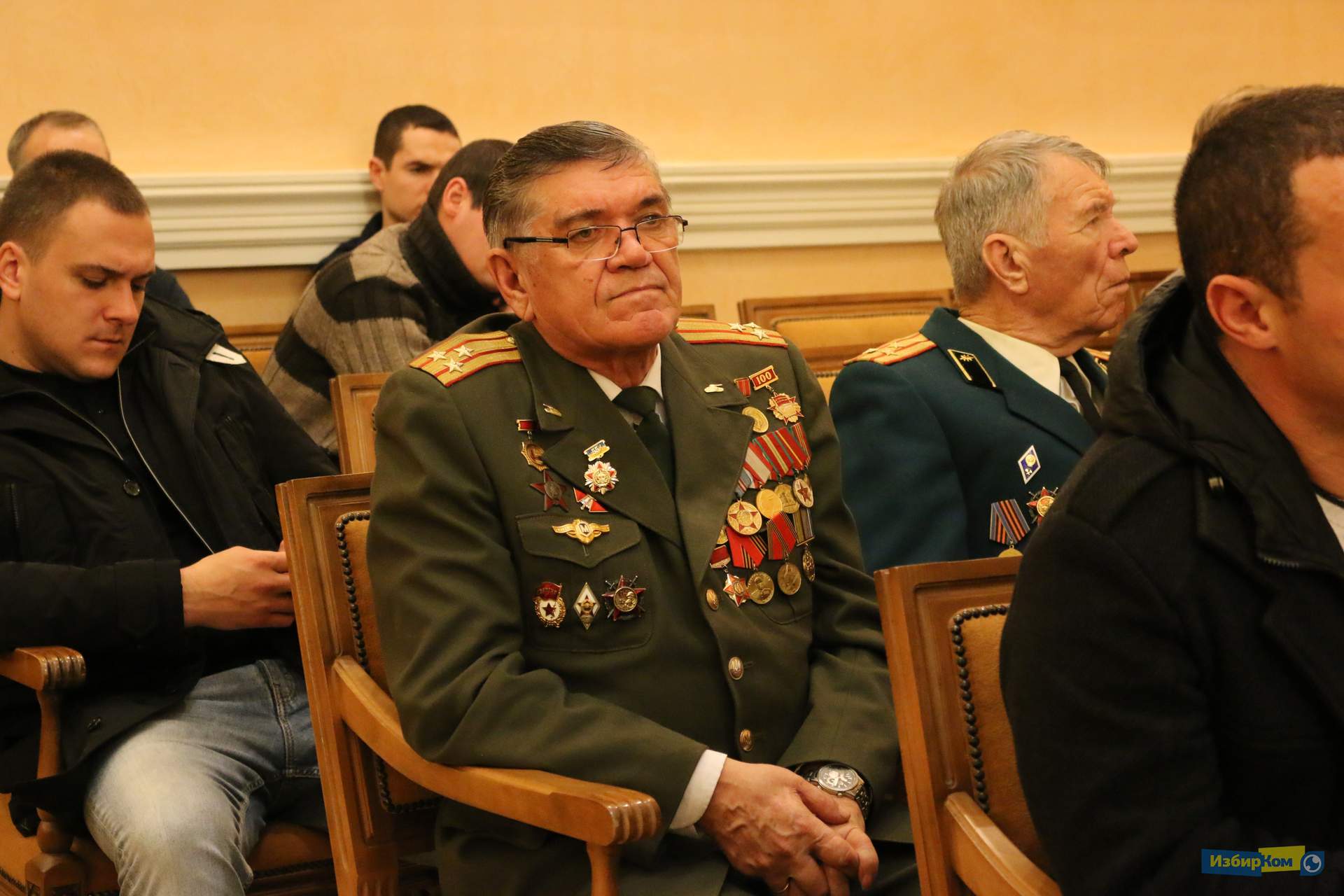 Сессия городского совета: уснувшие посетители и неполадки в системе голосования