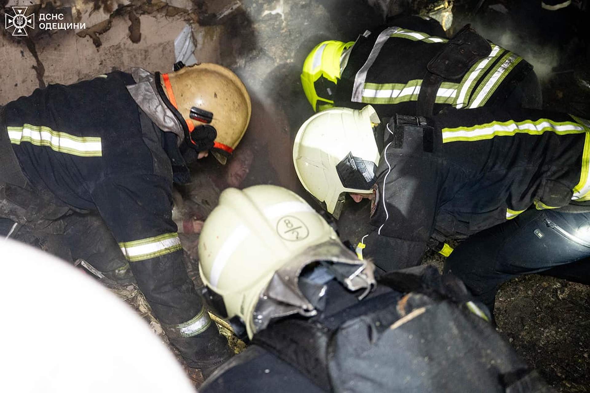 Одесит загинув від уламків дрона: місце трагедії у світлинах Інтента
