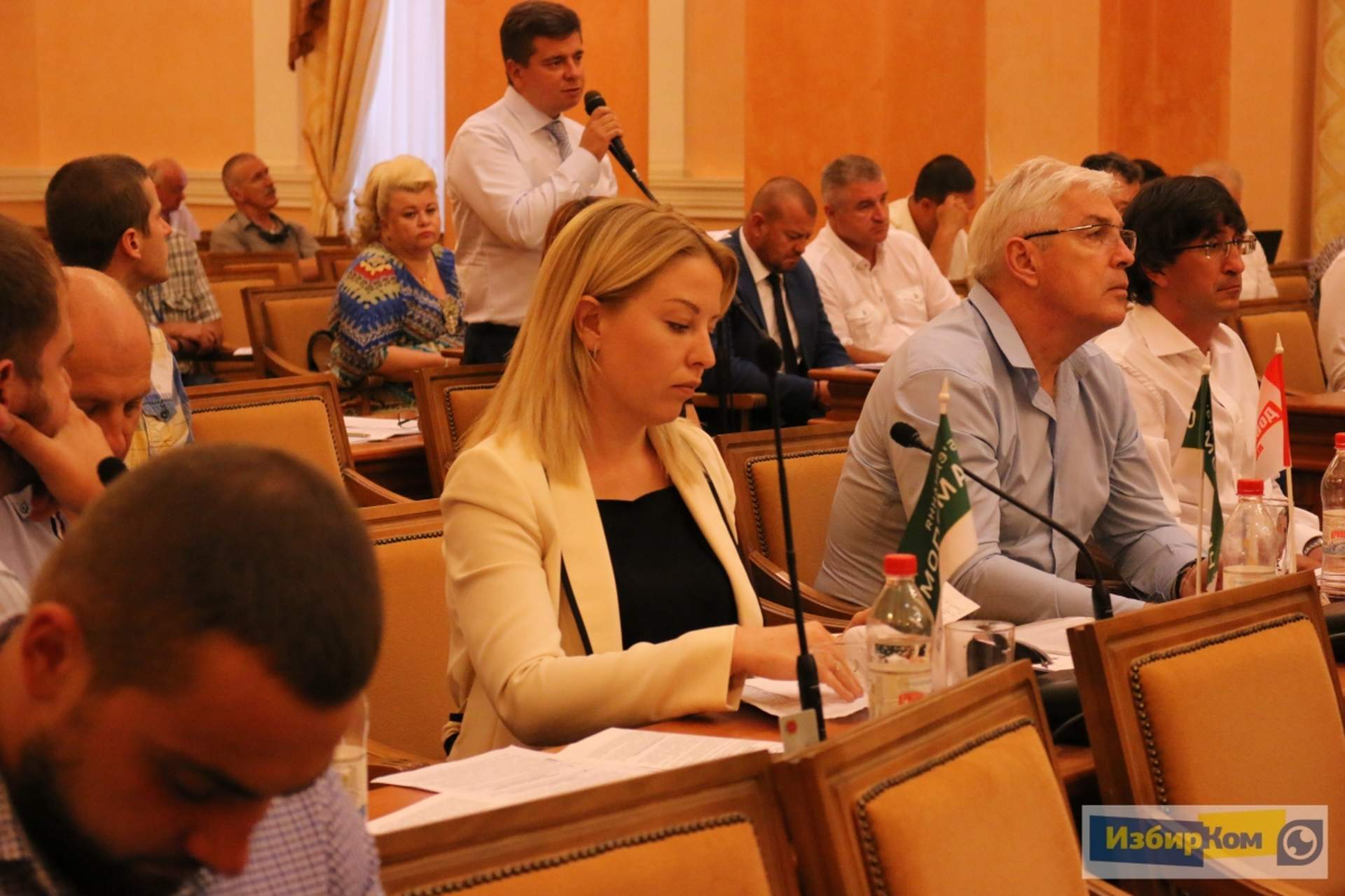 Сессия Одесского городского совета: "земельный передел" и десант нардепов
