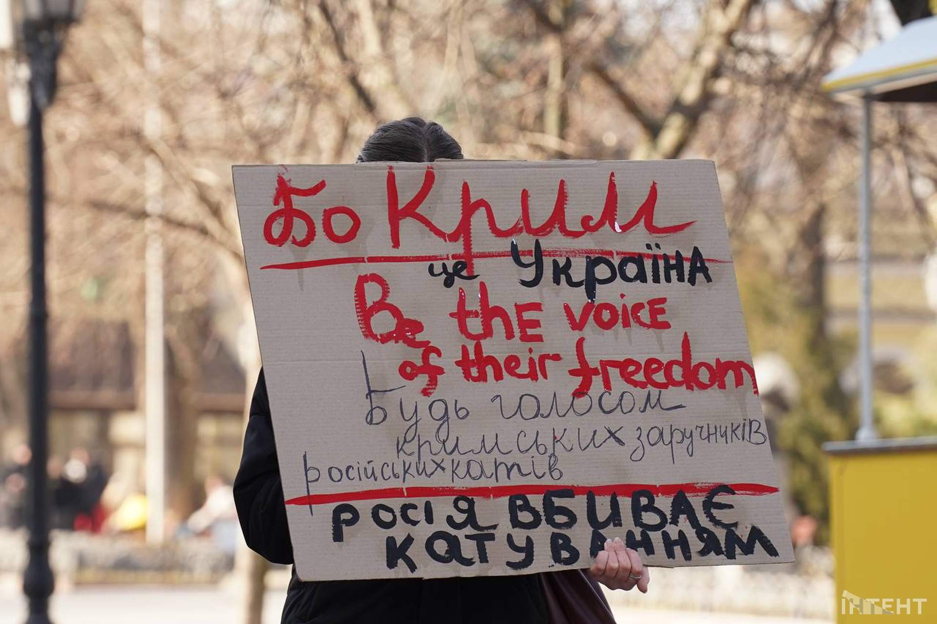 "Німий крик": в Одесі відбулася акція на підтримку кримських татар