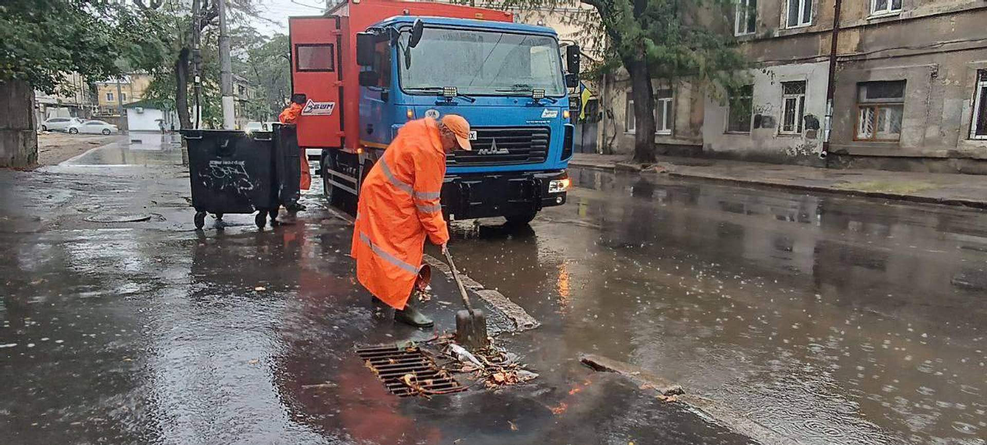 В Одесі відновили рух транспорту, що зупинили через негоду