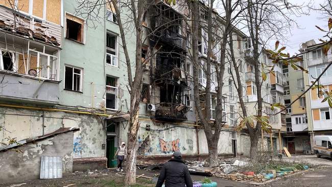 Пошкоджений будинок  у Херсоні. ФОТО: suspilne.media