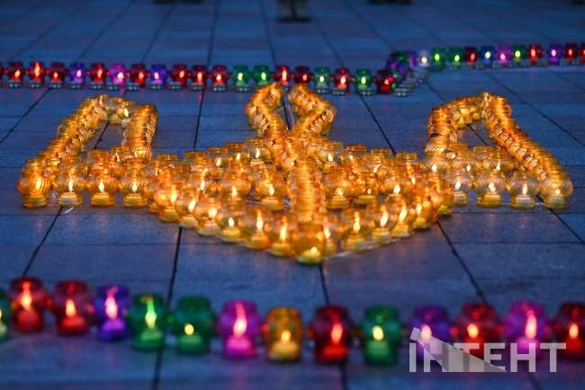 Лампадки, панахида та військовий оркестр: в Одесі стартував Вишиванковий фестиваль