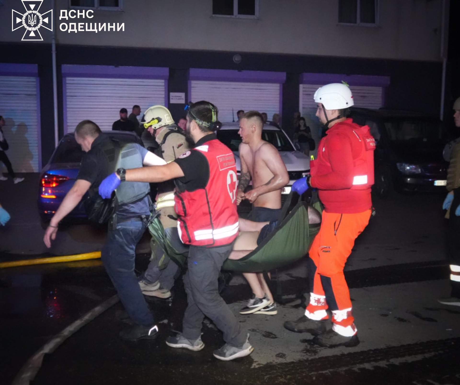 Рятувальники дістали з-під завалів двох загиблих від російської атаки