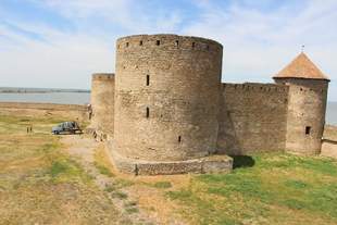 Historic slab from Akkerman fortress turned out to be a sundial