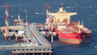 Велика Британія та ЄС узгодили заборону на страхування суден, які перевозять російську нафту