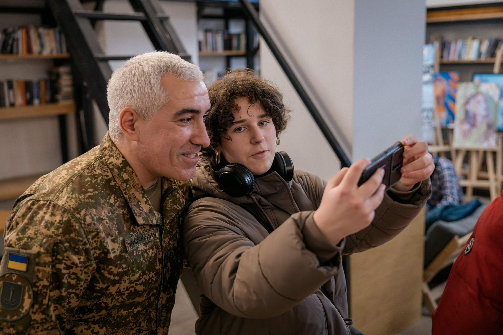 Одеський журналіст-військовослужбовець презентував свою книгу казок