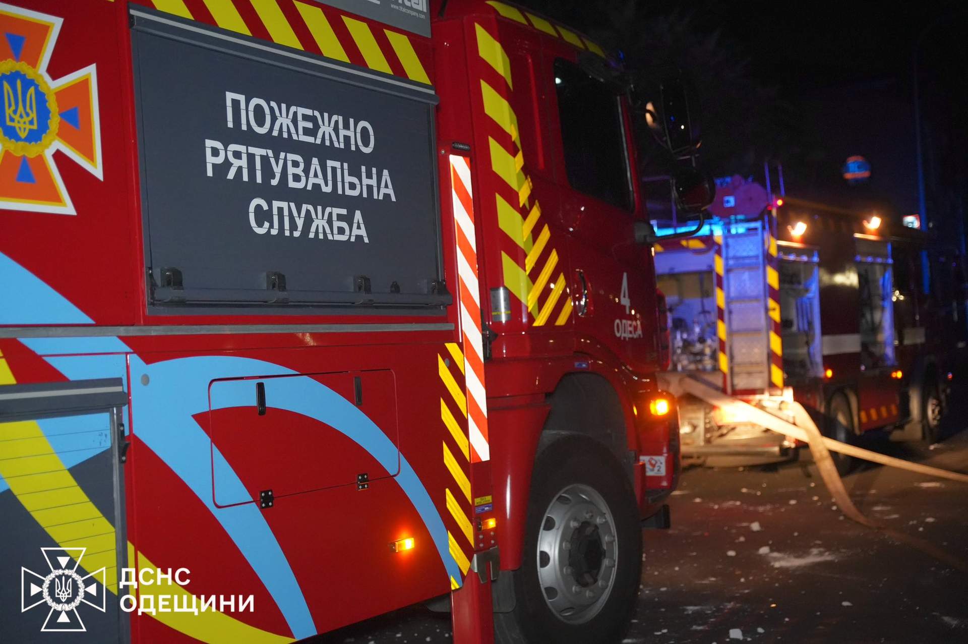 Пошкоджень від російської атаки зазнали вночі радіоринок та гуртожиток в Одесі