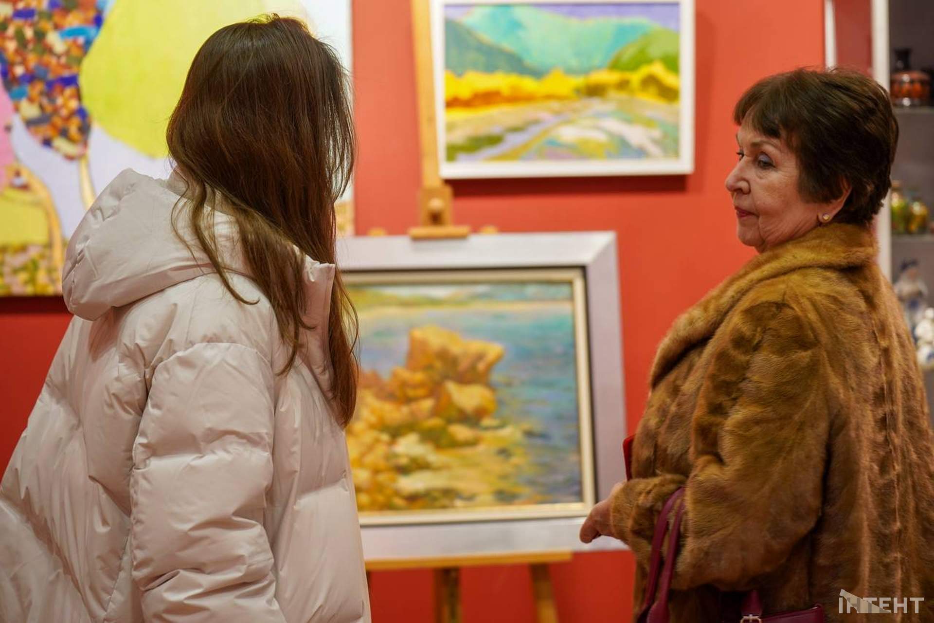 Виставка у день народження одеського художника відкрилася в темряві