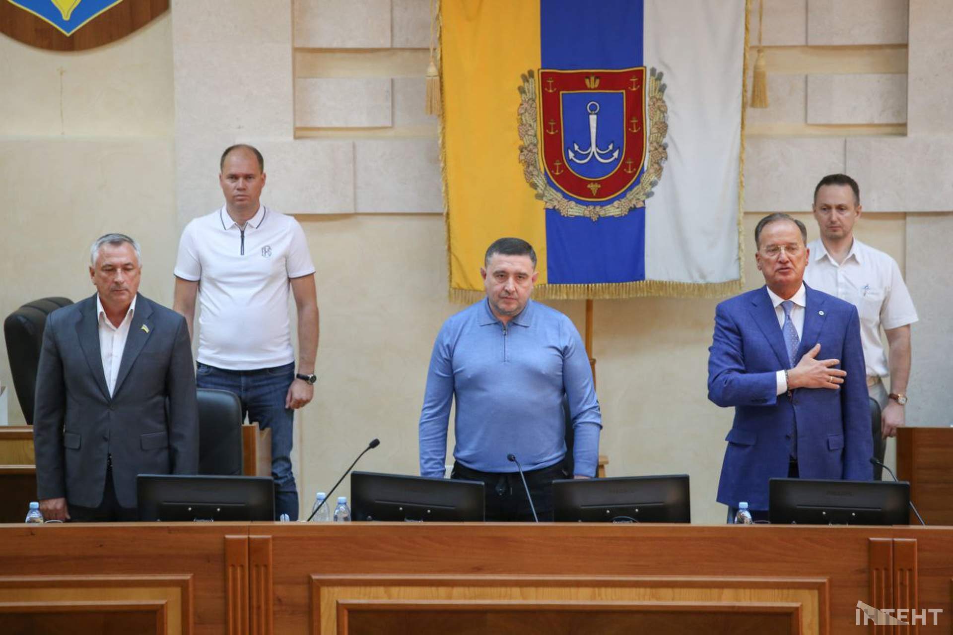 Позачергова сесія Одеської обласної ради в об'єктиві ІзбірКома
