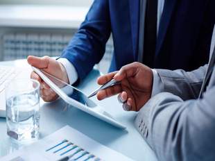 Як дистанційно укласти угоду з адвокатом