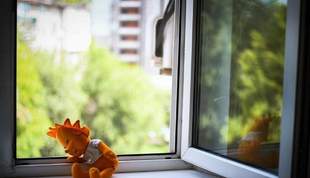 В Одесі біля багатоповерхівки було знайдено тіло 3-річної дівчинки: що кажуть у поліції