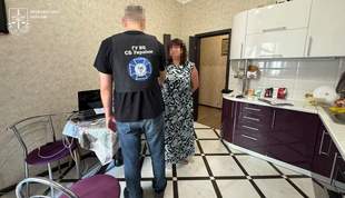 Одеситку затримали за підозрою у наведенні російських ударів по місту