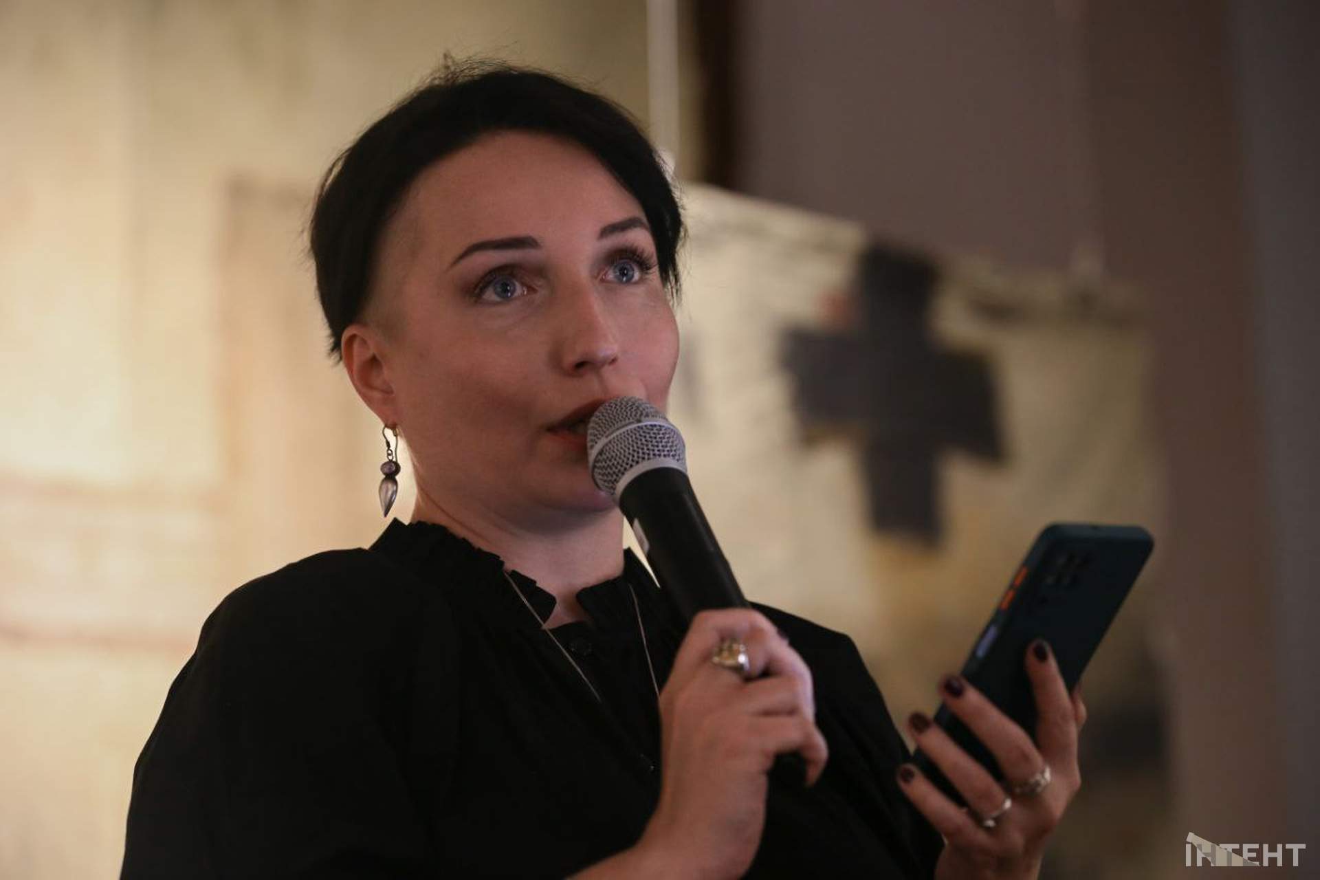 "Надламаний голос моря": лауреатка Шевченківської премії та одеський поет читали вірші