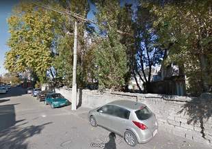 В Бисквитном переулке оформляют землю под бывшим учебным комбинатом