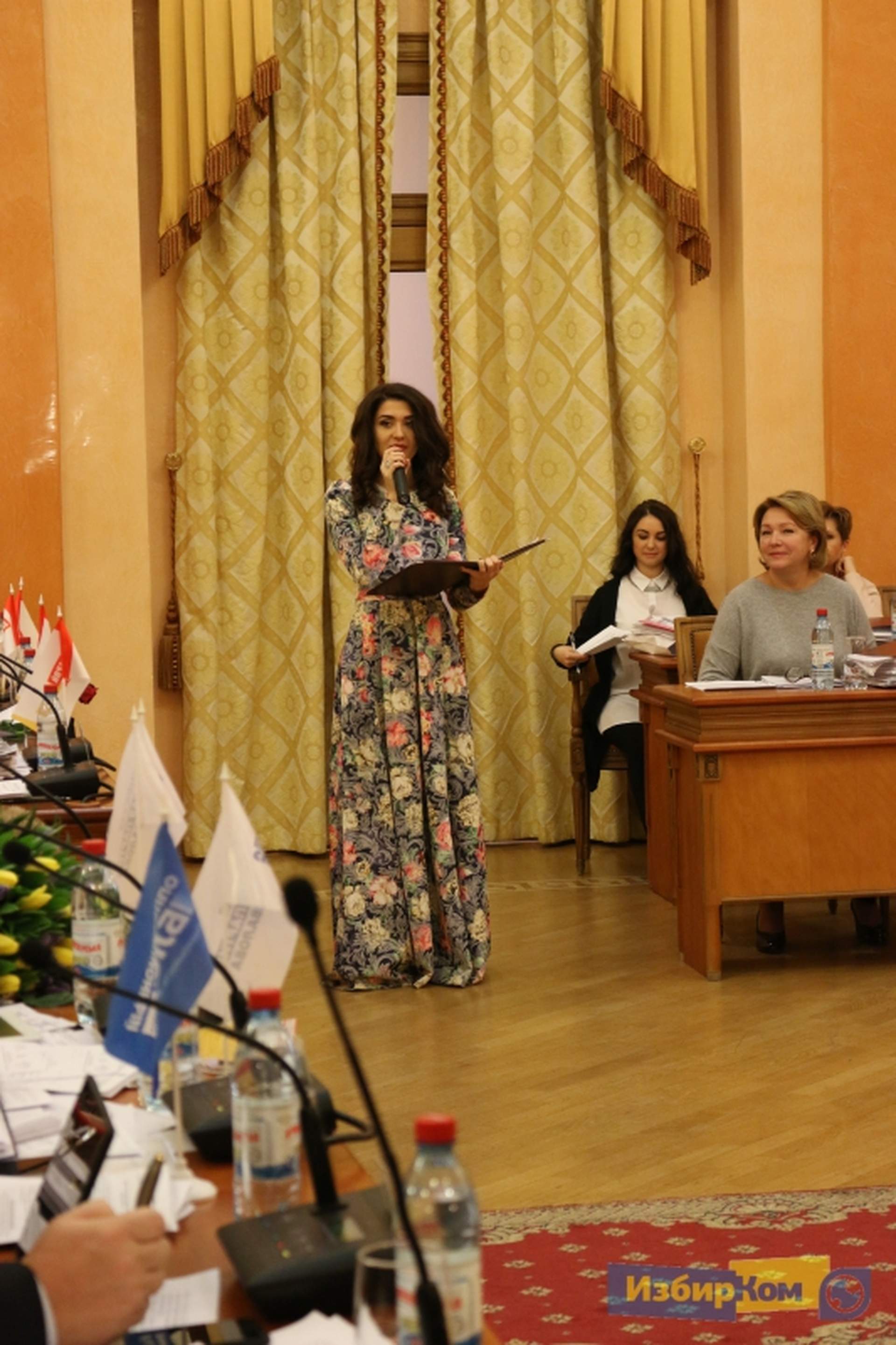 Сессия Одесского городского совета: розы депутатам и более ста вопросов повестки дня