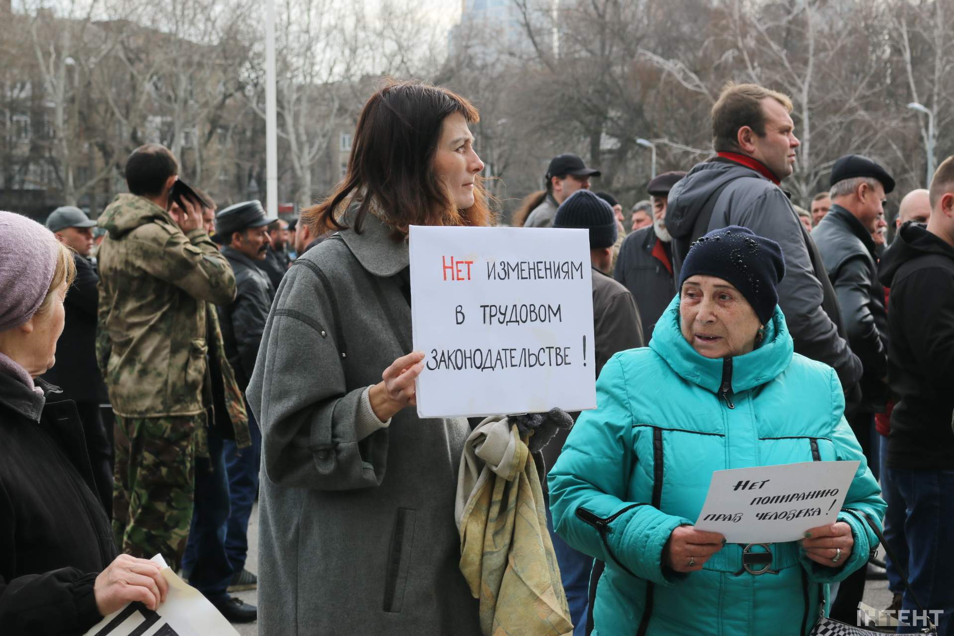 Сесія Одеської обласної ради: мітинг ззовні і напруга всередині