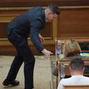 Депутатські суперечки й рокірування у світлинах Інтента