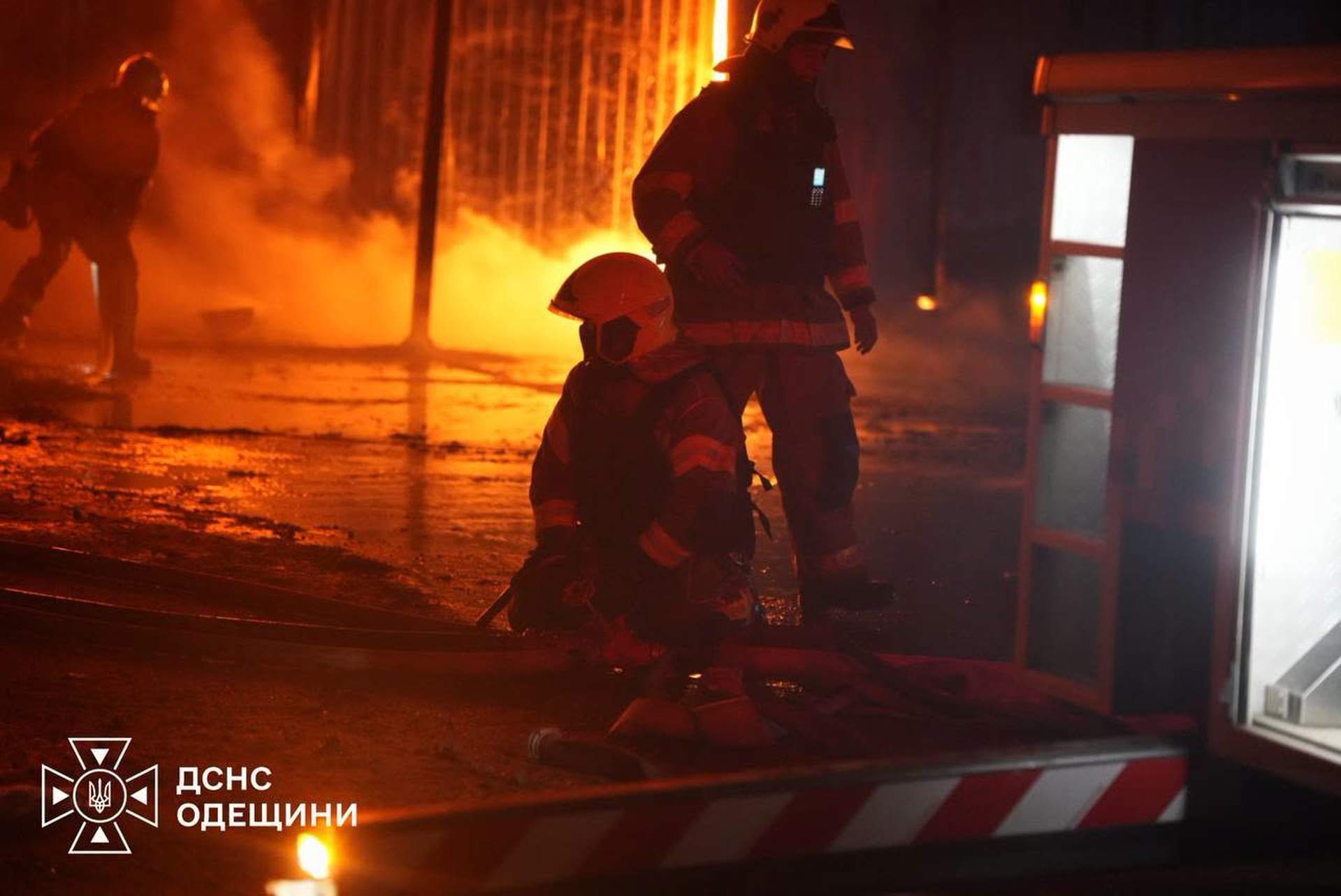 Після удару по складах біля Одеси через задимлення перевірили повітря