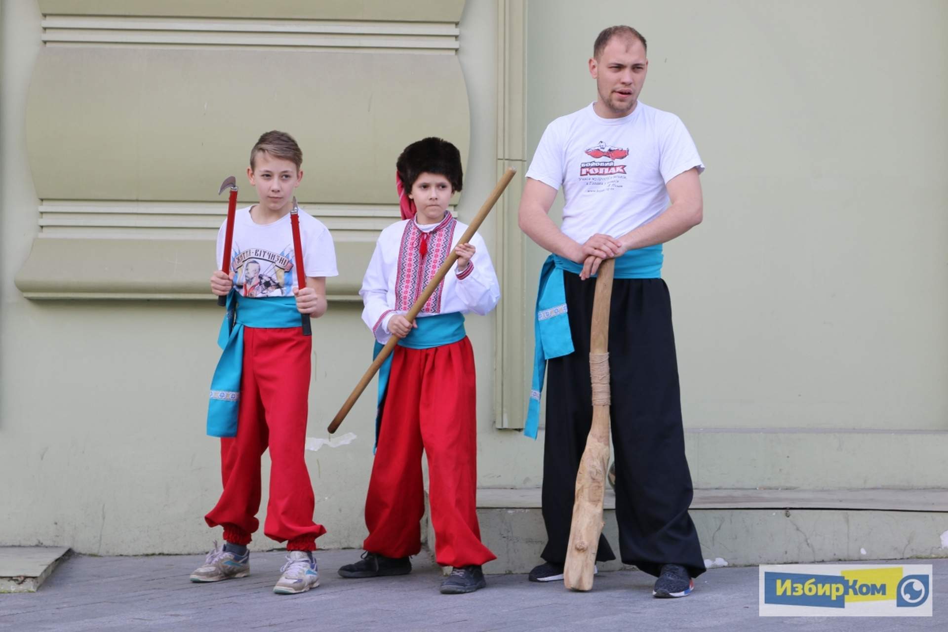 В Одессе состоялся юбилейный десятый МегаМарш в вышиванках