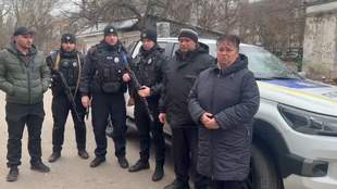 Евакуація: з небезпечного села на Херсонщині вивезли групу людей