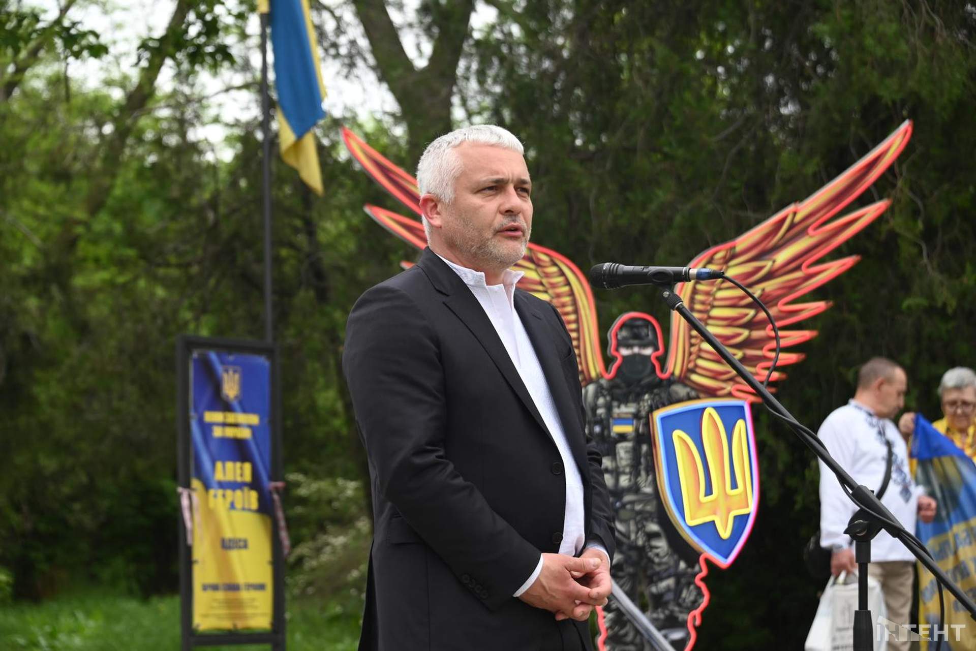 Лампадки, стрічки та хода пам’яті: в Одесі відбулася акція до Дня вишиванки