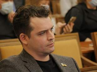 Одеський депутат-прогульник зібрався у відставку