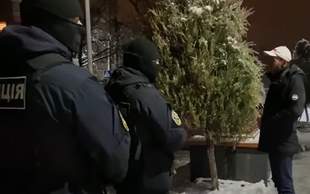 В Одесі продавець піротехніки погрожував ножом журналістам