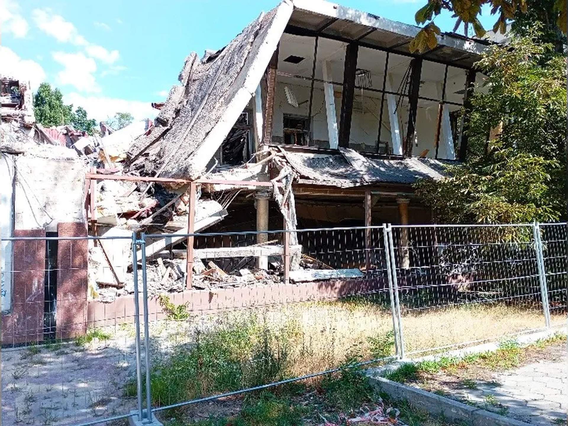 Зруйновані росіянами будівлі в Одесі виставили на продаж за 24 мільйона