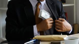 Police uncover embezzlement by district council chairman in Kherson region