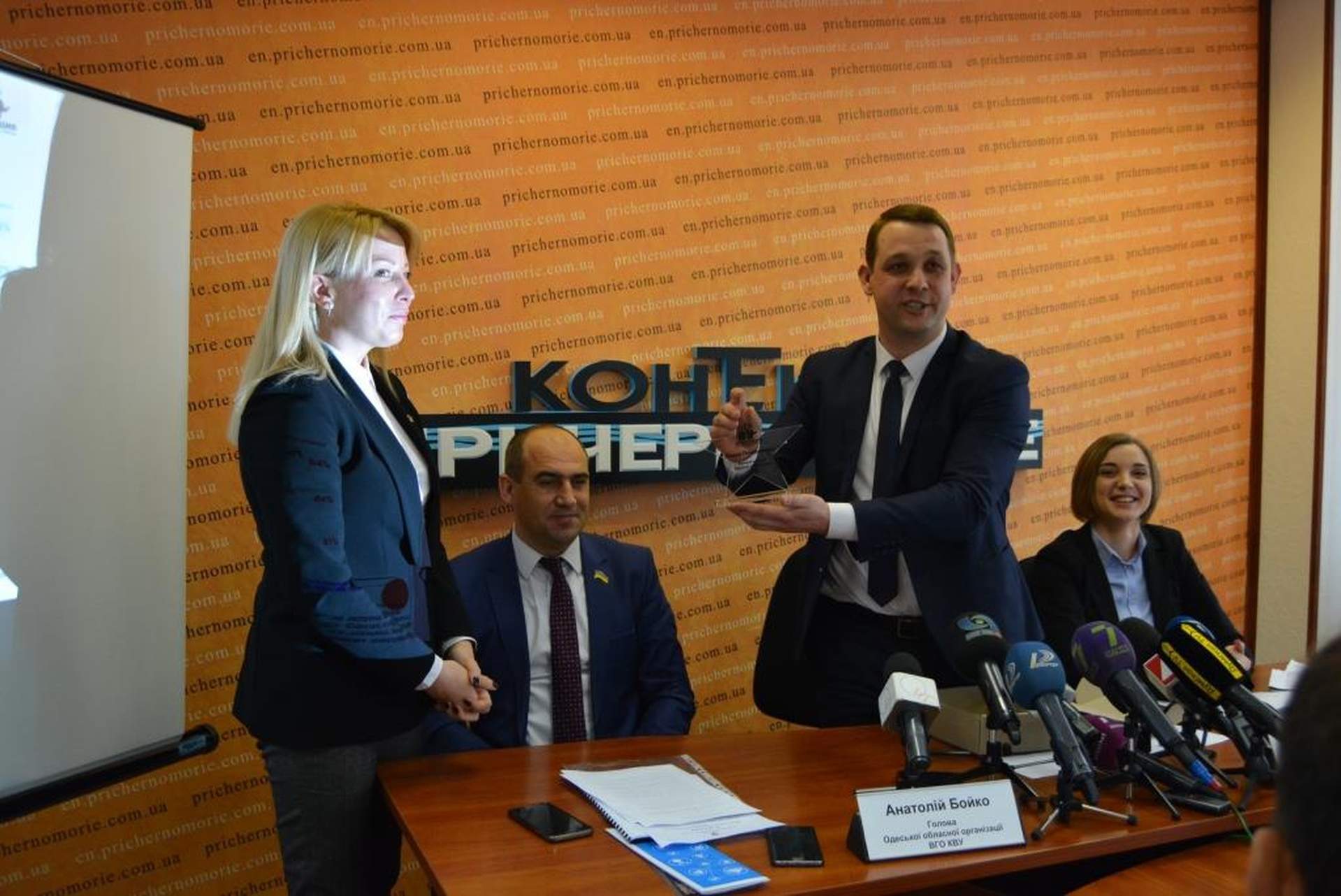 Одесский КИУ наградил первых депутатов-отличников