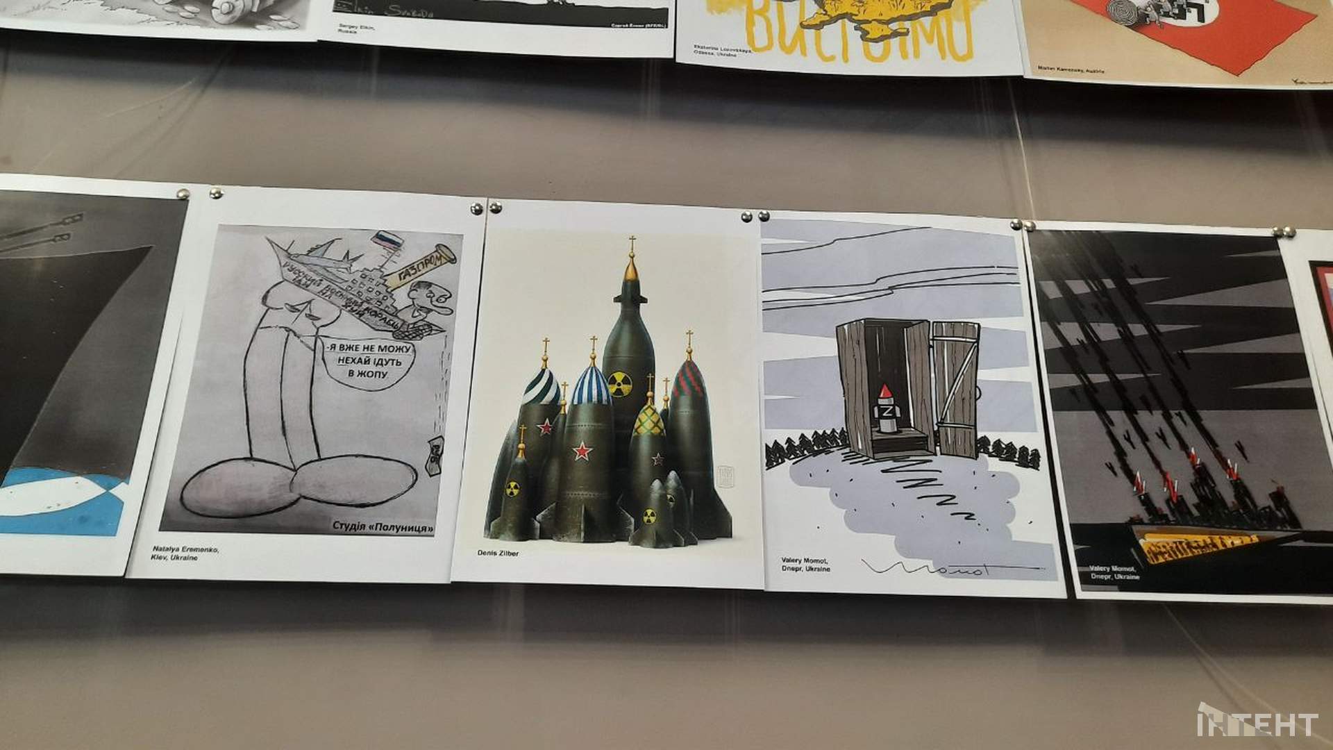 Війна очима карикатуриста: в Одесі презентували роботи понад 40 художників