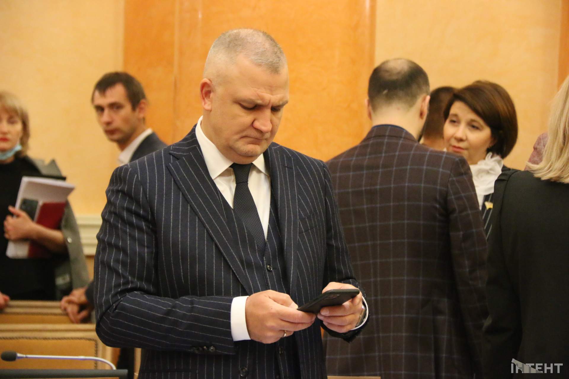 Сесія міськради: покришки, мітинги, нардепи
