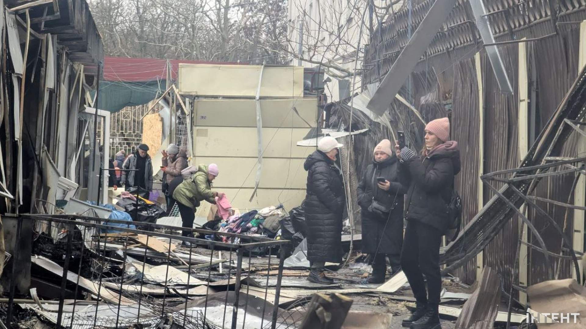 Внаслідок атаки в Одесі пошкоджено будинок, супермаркет і критичний об’єкт