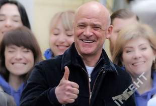 Вітчим-мільйонер зник з декларації Труханова у 2023 році