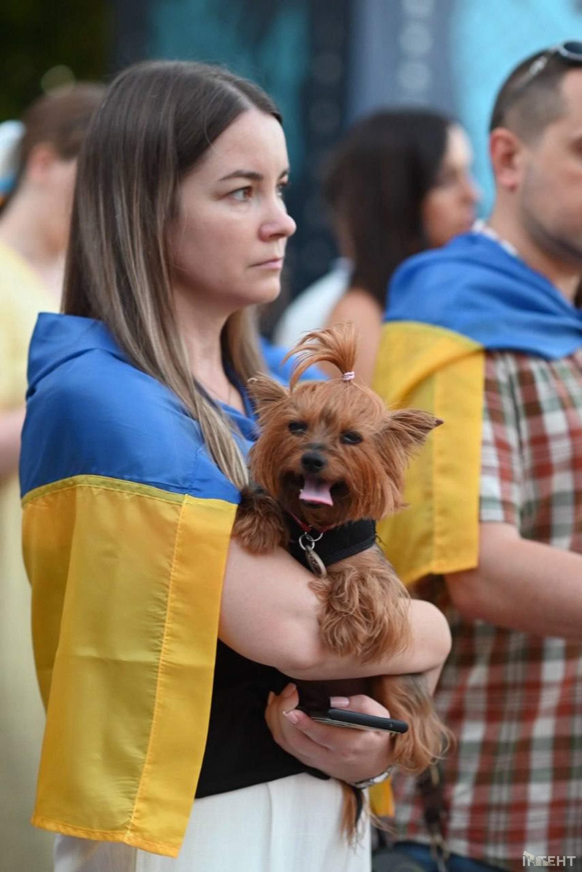 Лампадки, панахида та військовий оркестр: в Одесі стартував Вишиванковий фестиваль