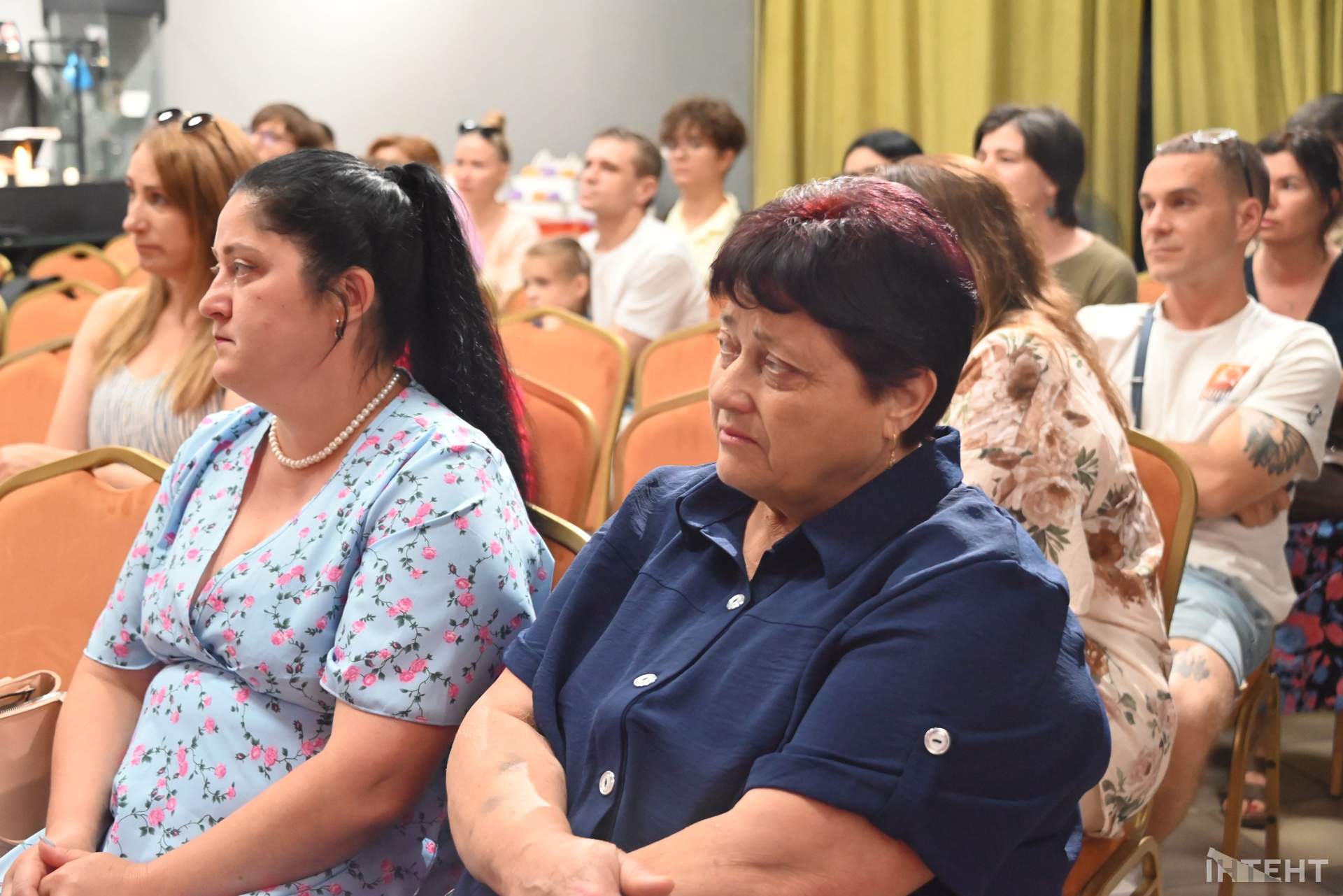 Ветеранка презентувала в Одесі присвячену загиблому на війні батькові книгу