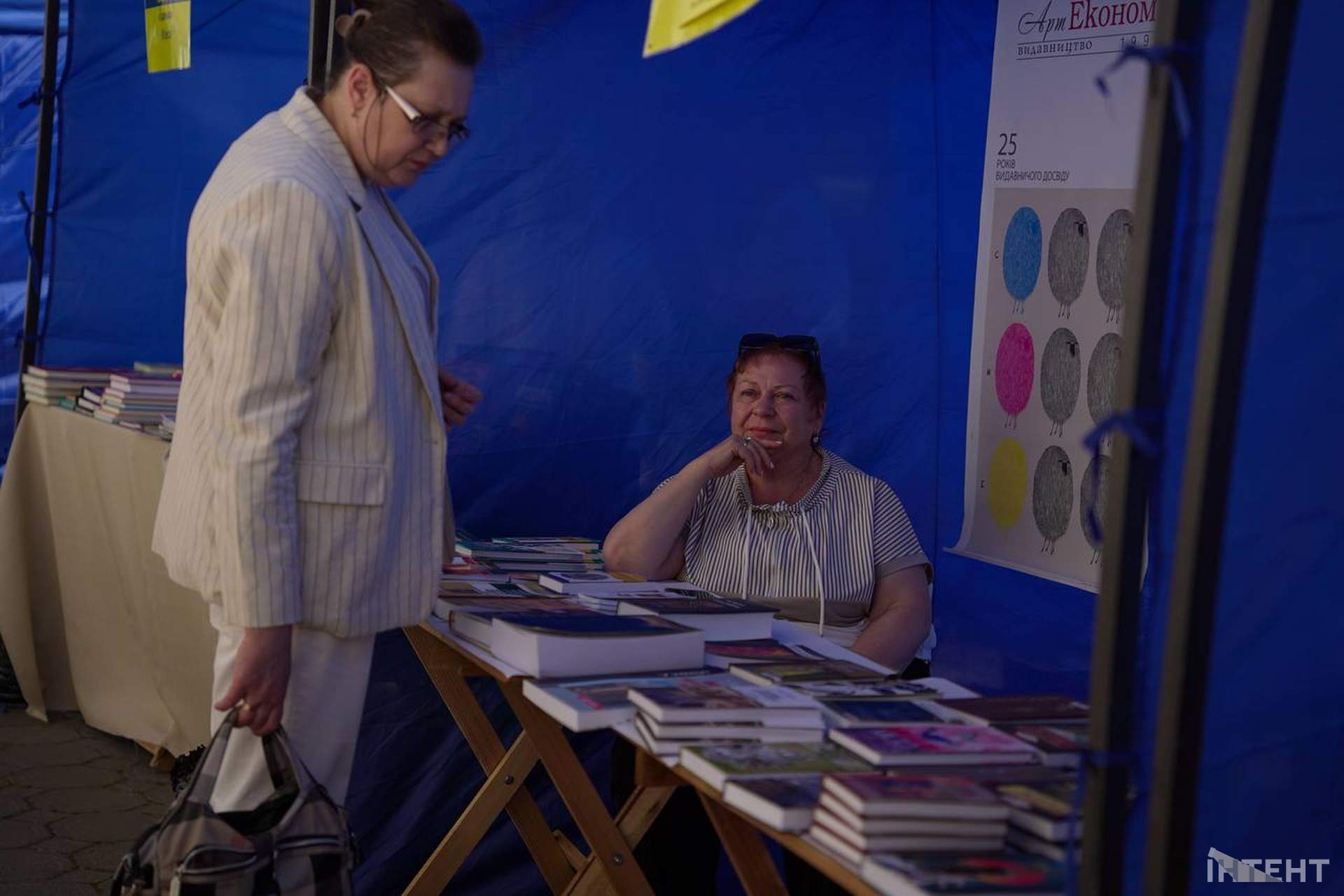 Одеська бібліотека прийняла ювілейну виставку-форум "Українська книга на Одещині"