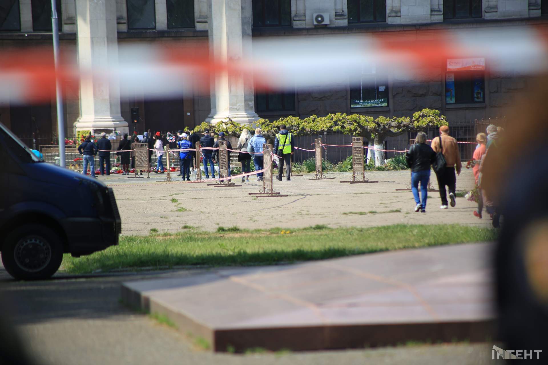 Карантинные ограничения и шестая годовщина 2 мая в Одессе: что происходит у Дома профсоюзов