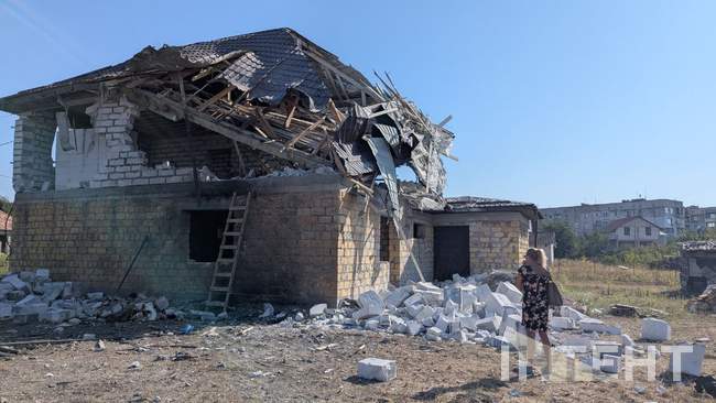 Наслідки влучання в будинок. ФОТО: Інтент