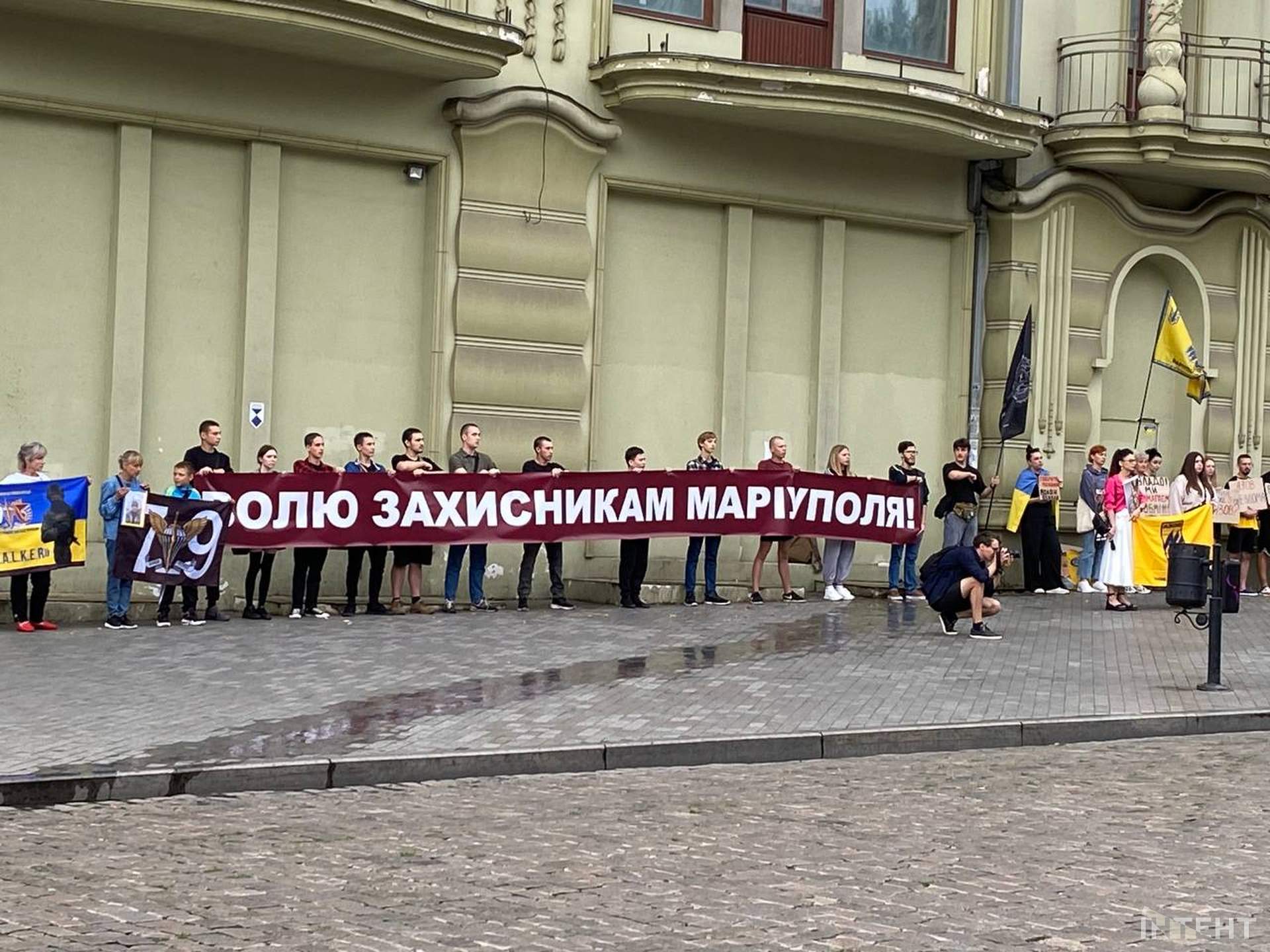 Цього разу без згадування Зеленського та Єрмака: родичі полонених провели в Одесі акцію-нагадування