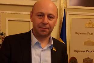 Нардеп Чернявський торік продав пікап та напівпричеп за 900 тисяч